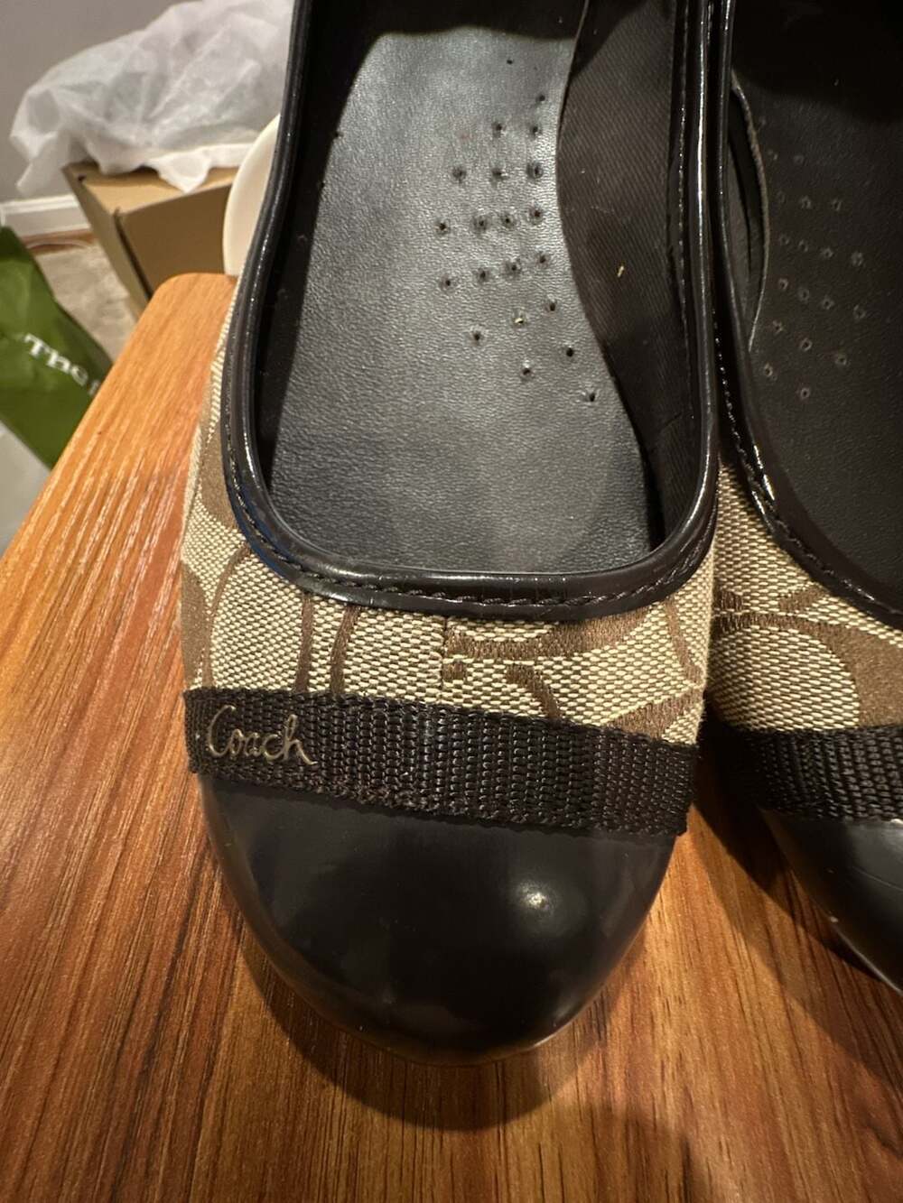 Coach Signature C Brown Patent Leather Cap Toe Ballet Flats Size 9B - Picture 2 of 7
